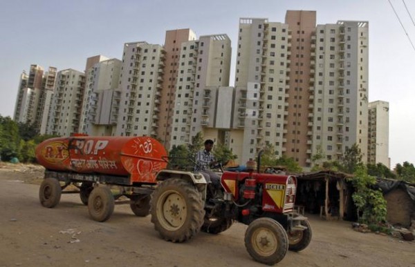 Private Water Tanker Business Flourishes In City