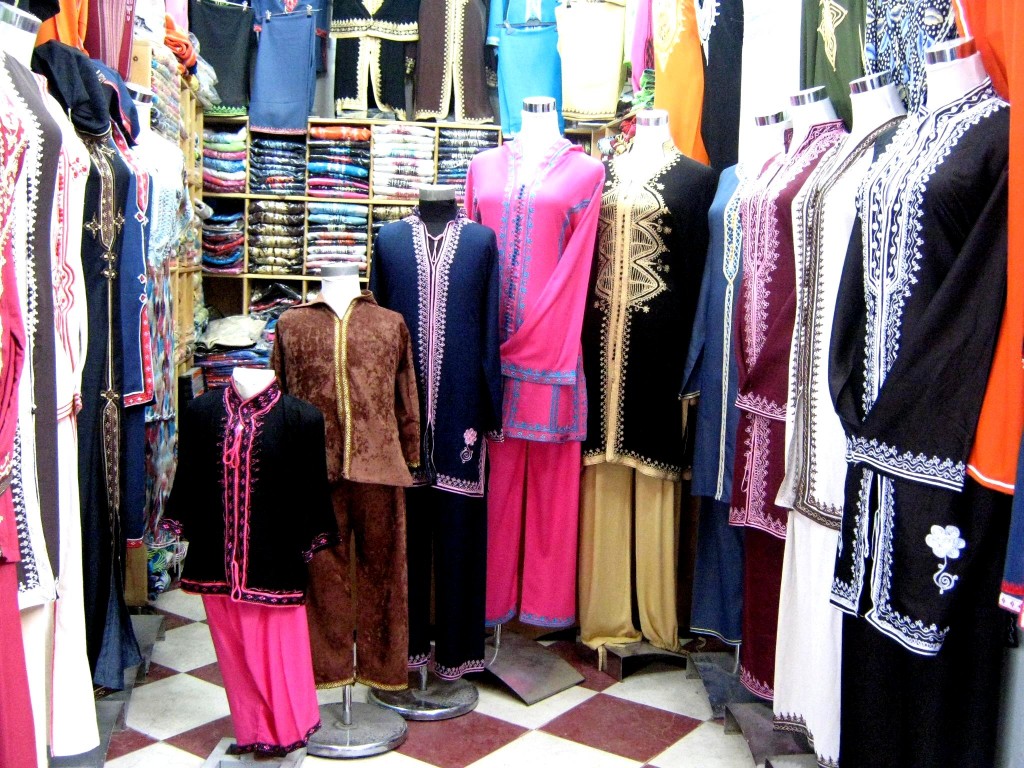Traditional_clothing_in_Morocco-5
